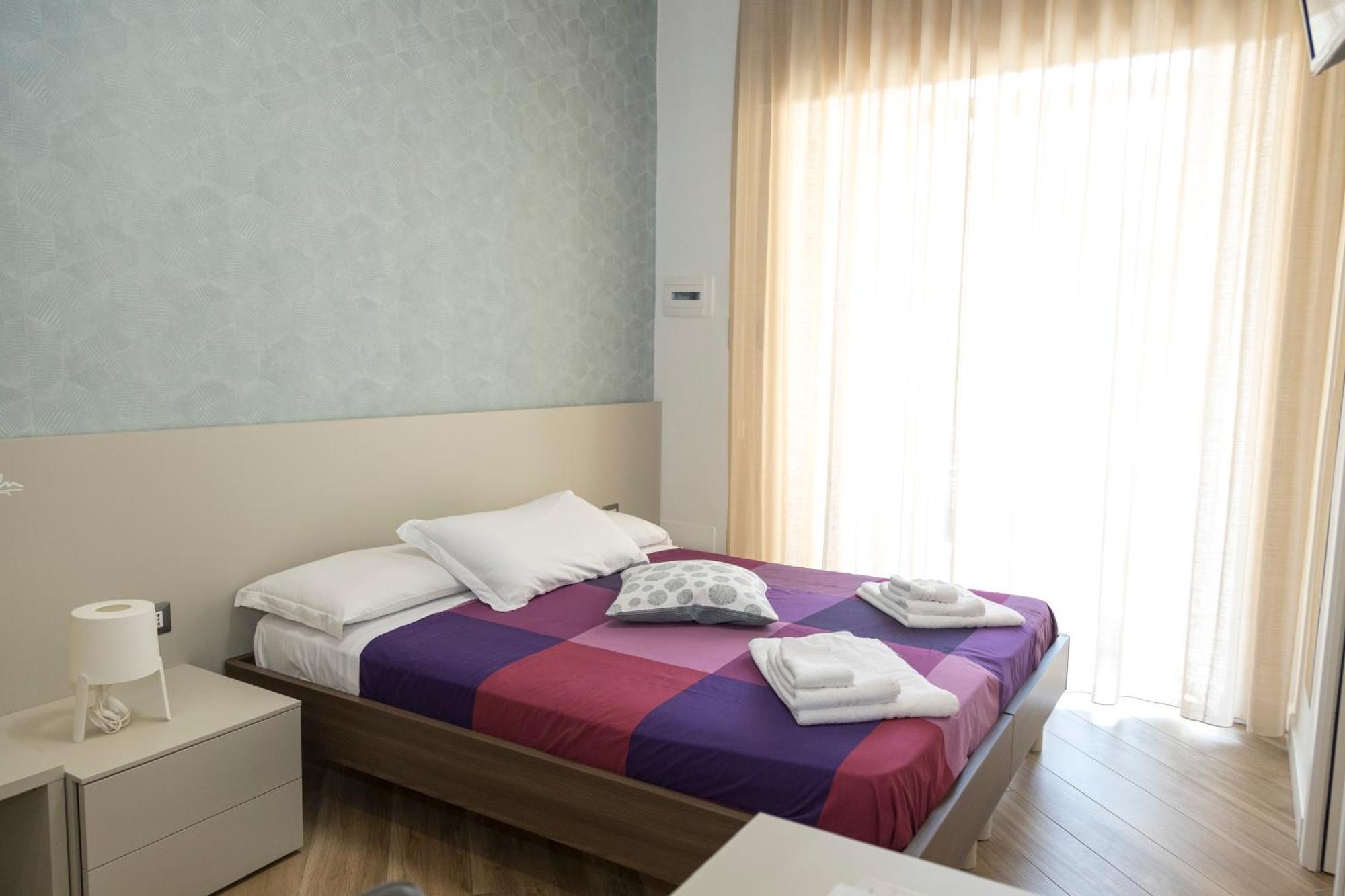 Rooms Garibaldi Nápoles Exterior foto
